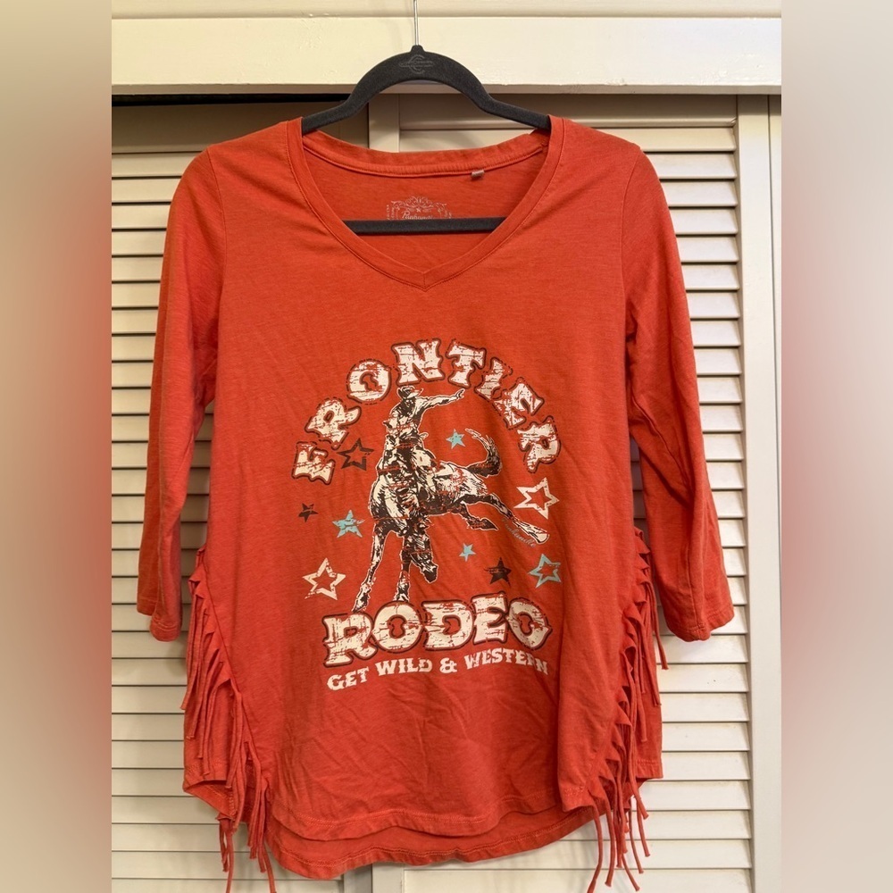Frontier Rodeo Get Wild and Western Graphic Top Fringe 3/4 Sleeve Women’s Sz S